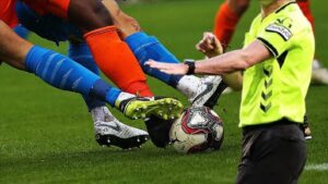 Bahis operasyonu büyüyor! Hakemlerin ardından futbolcular da…