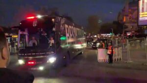 Beşiktaş kafilesi derbi öncesi Tüpraş Stadyumu'na geldi