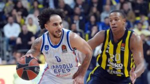 EuroLeague'de Anadolu Efes ile Fenerbahçe Beko karşı karşıya gelecek