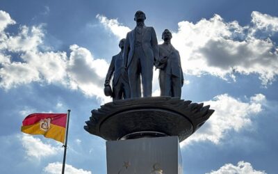 Galatasaray'da Gazi Mustafa Kemal Atatürk, Tevfik Fikret ve Ali Sami Yen Anıtı'nın açılışı yapıldı
