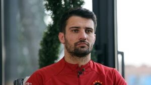 Leo Dubois futbolu bıraktı