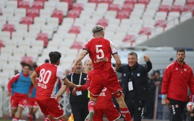 Özbelsan Sivasspor evinde Manisa FK'yı 3 golle geçti!