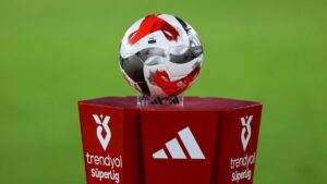 Süper Lig'in 12. haftası nefesleri kesiyor! İşte güncel puan durumu