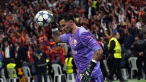 Trabzon tribünlerinden Uğurcan Çakır’a tepki! RAMS Park’ta dikkat çeken anlar